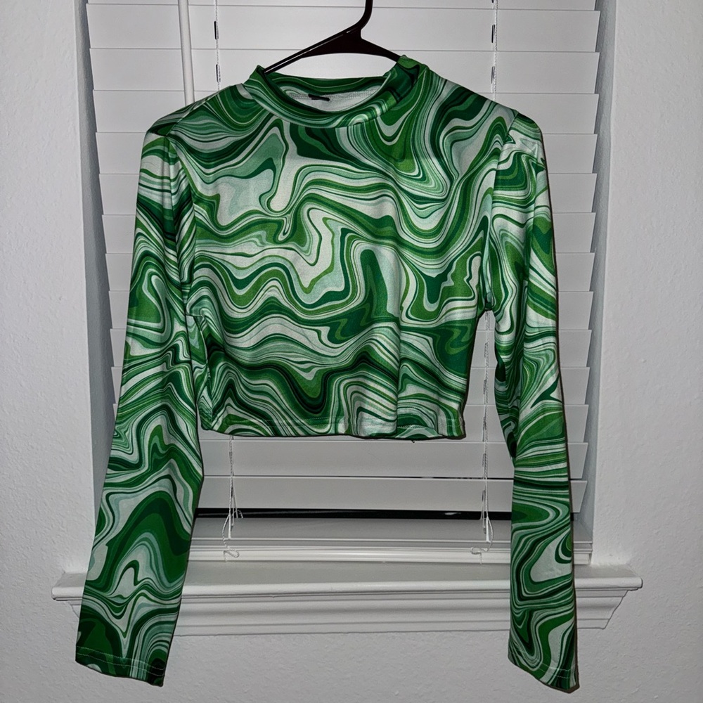 SHEIN Green Marble Long Sleeve Crop Top